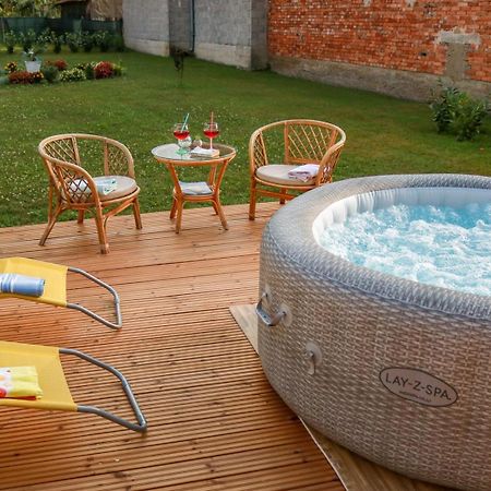 Guest House Studio Apartman Marina - With Jacuzzi, Free Parking, Pet Friendly Karlovac Bagian luar foto