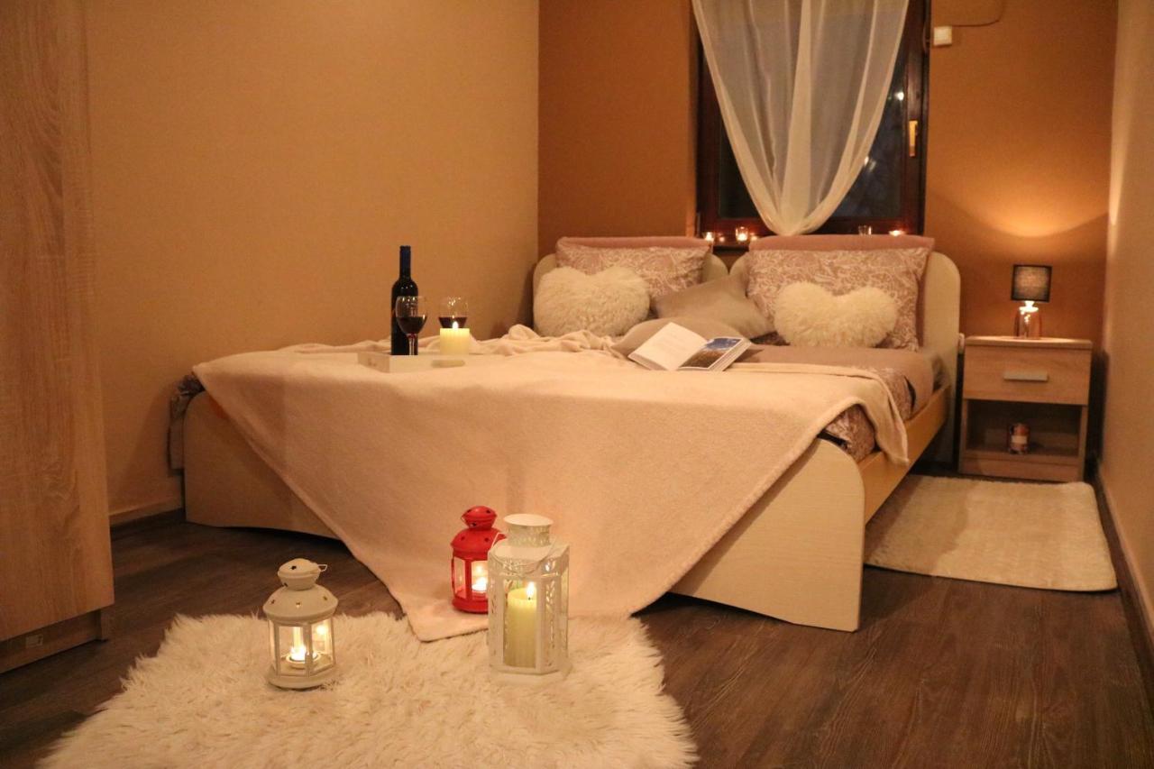 Guest House Studio Apartman Marina - With Jacuzzi, Free Parking, Pet Friendly Karlovac Bagian luar foto