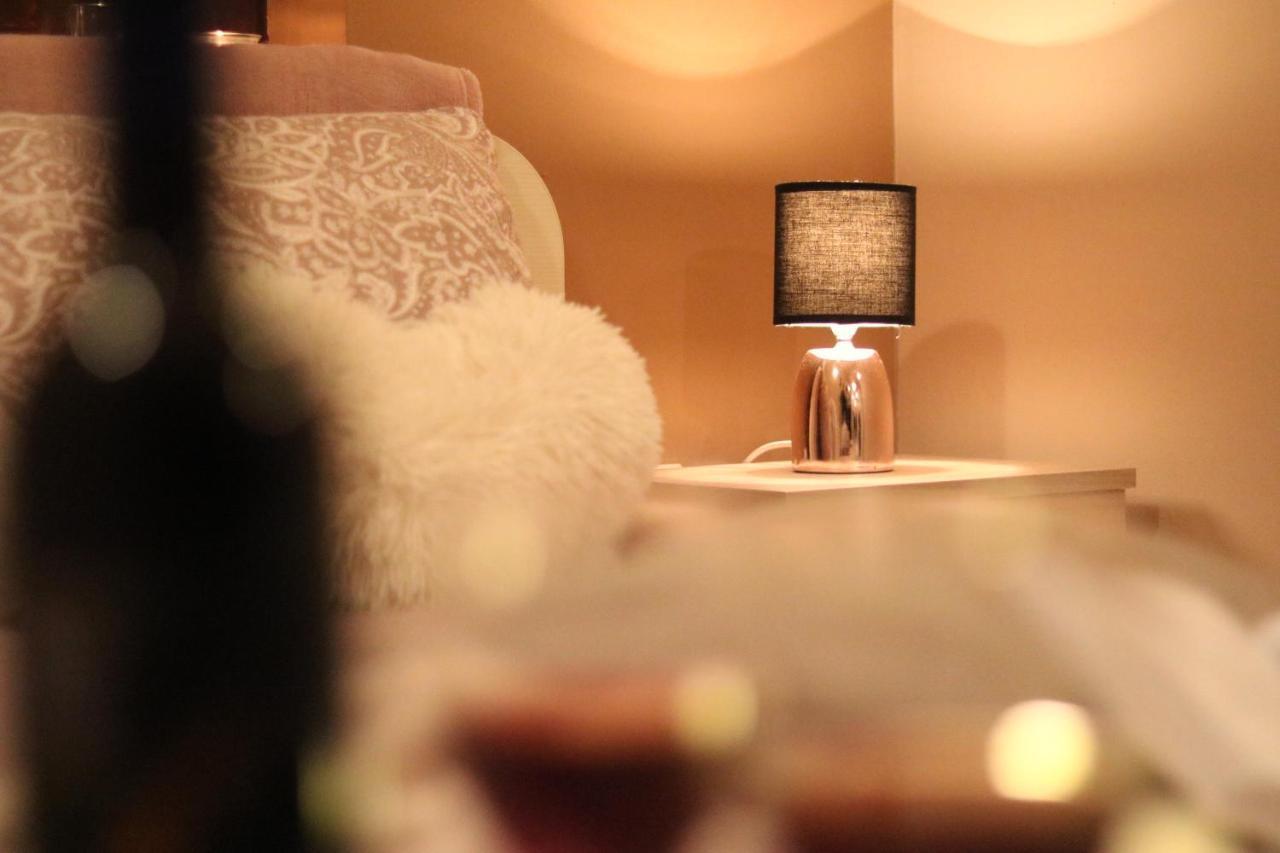Guest House Studio Apartman Marina - With Jacuzzi, Free Parking, Pet Friendly Karlovac Bagian luar foto