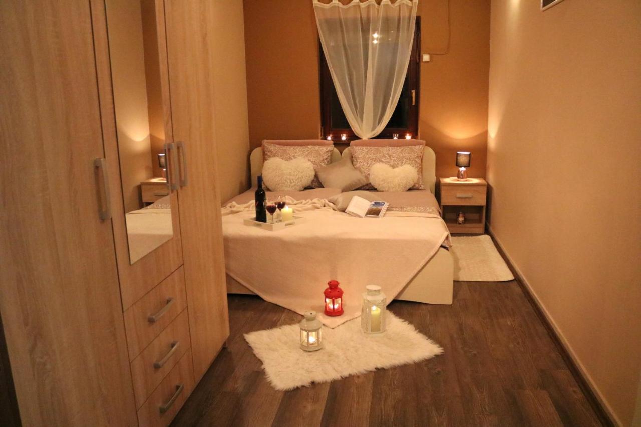 Guest House Studio Apartman Marina - With Jacuzzi, Free Parking, Pet Friendly Karlovac Bagian luar foto