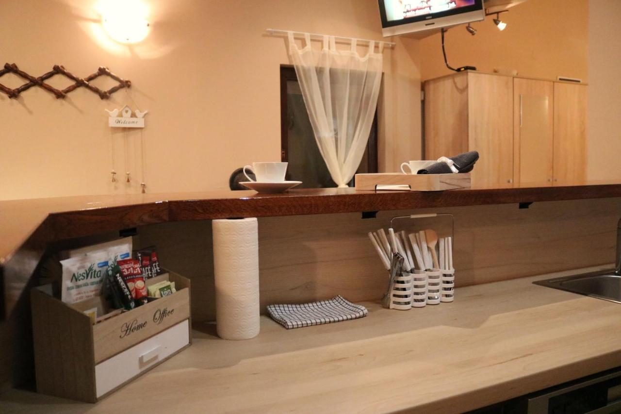 Guest House Studio Apartman Marina - With Jacuzzi, Free Parking, Pet Friendly Karlovac Bagian luar foto