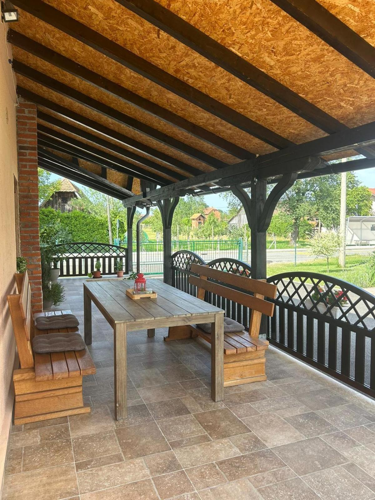 Guest House Studio Apartman Marina - With Jacuzzi, Free Parking, Pet Friendly Karlovac Bagian luar foto